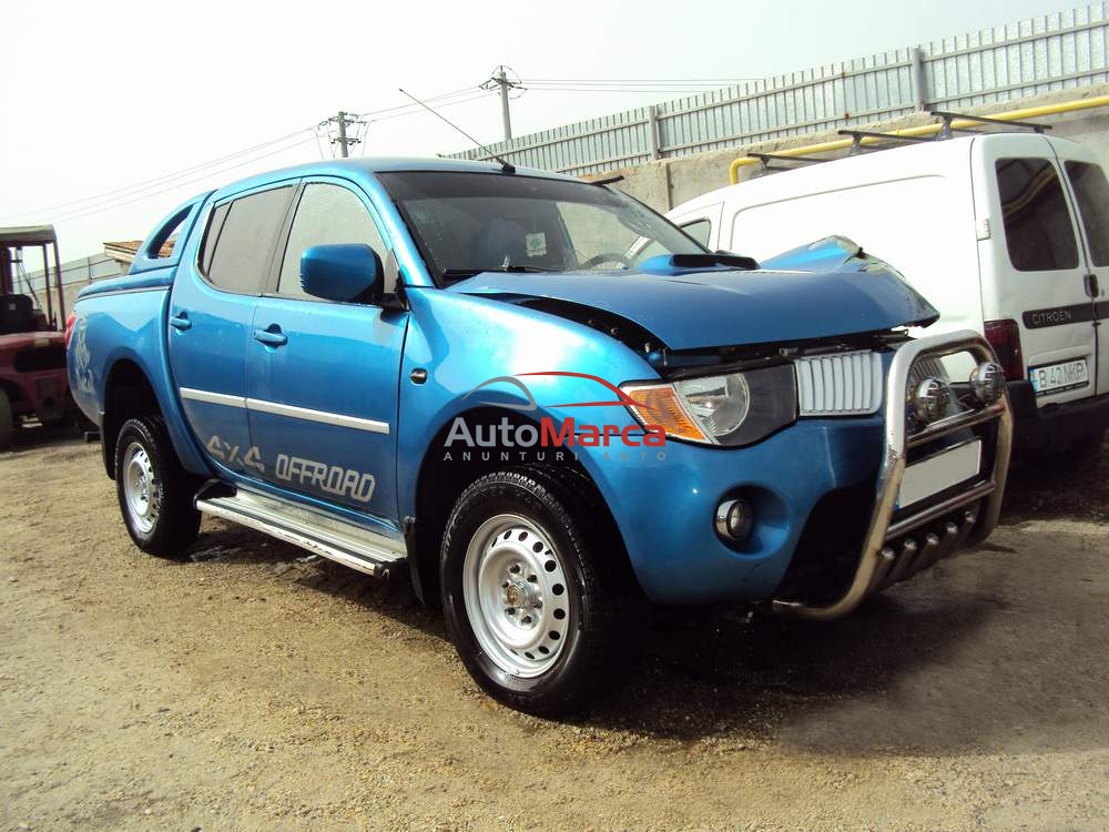 Cumpar Mitsubishi L200 avariat, accident...